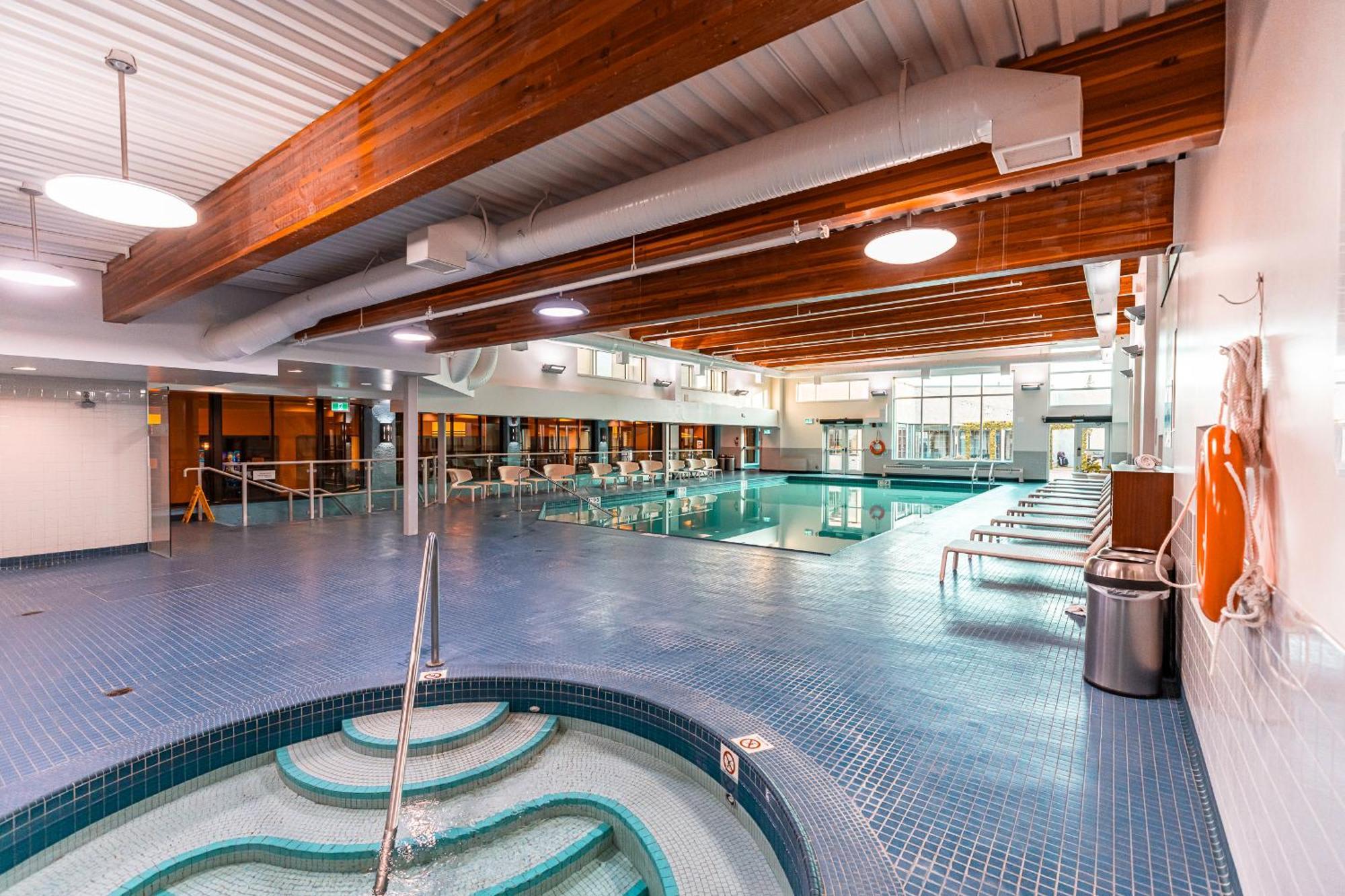Red Deer Resort & Casino Екстер'єр фото